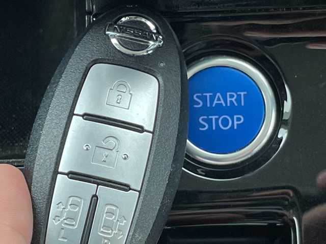 日産 セレナ e－パワー ハイウェイスター V 愛知県 2020(令2)年 5.2万km アズライトブルー プロパイロット/純正10型ナビ　SDカードなし/フリップダウンモニター/全方位カメラ/両側パワースライドドア/シートヒーター/インテリジェントミラー/バックカメラ/コーナーセンサー/純正アルミホイール/ブラインドスポットモニター/LEDヘッドライト/ステアリングヒーター/リアオートエアコン/オートマチックハイビーム/ドライブレコーダー/ETC/衝突軽減システム/フルセグ/CD DVD/Bluetooth/ステアリングスイッチ/スマートキー/プッシュスタート