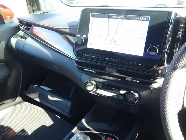 日産 オーラ ニスモ 千葉県 2023(令5)年 4.6万km ダークメタルグレー/スーパーブラック2トーン エマージェンシーブレーキ/プロパイロット/インテリジェントクルーズコントロール/インテリジェントルームミラー/純正コネクトナビ/地デジTV/【Bluetooth接続】/アラウンドビューモニター/ワイヤレス充電/革巻きステアリング/ステアリングスイッチ/前席シートヒーター/ETC（2.0）/LEDヘッドライト/フォグライト/ウインカーミラー/コーナーセンサー/純正17インチアルミホイル/サイド/カーテンエアバッグ/インテリジェントキー