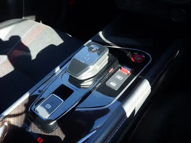 日産 オーラ ニスモ 千葉県 2023(令5)年 4.6万km ダークメタルグレー/スーパーブラック2トーン エマージェンシーブレーキ/プロパイロット/インテリジェントクルーズコントロール/インテリジェントルームミラー/純正コネクトナビ/地デジTV/【Bluetooth接続】/アラウンドビューモニター/ワイヤレス充電/革巻きステアリング/ステアリングスイッチ/前席シートヒーター/ETC（2.0）/LEDヘッドライト/フォグライト/ウインカーミラー/コーナーセンサー/純正17インチアルミホイル/サイド/カーテンエアバッグ/インテリジェントキー