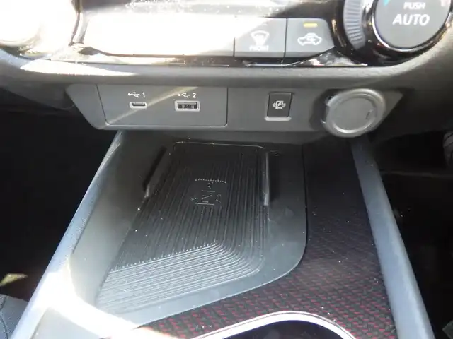 日産 オーラ ニスモ 千葉県 2023(令5)年 4.6万km ダークメタルグレー/スーパーブラック2トーン エマージェンシーブレーキ/プロパイロット/インテリジェントクルーズコントロール/インテリジェントルームミラー/純正コネクトナビ/地デジTV/【Bluetooth接続】/アラウンドビューモニター/ワイヤレス充電/革巻きステアリング/ステアリングスイッチ/前席シートヒーター/ETC（2.0）/LEDヘッドライト/フォグライト/ウインカーミラー/コーナーセンサー/純正17インチアルミホイル/サイド/カーテンエアバッグ/インテリジェントキー