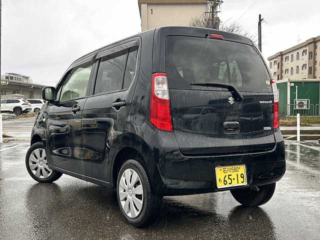 スズキ ワゴンＲ FX 石川県 2013(平25)年 6.8万km ブルーイッシュブラックパール3 CD/DVD・AUX/FM/AM/アイドリングストップ/電格ミラー/オートウィンドウ/オートエアコン/社外フロアマット/純正ドアバイザー/ハロゲンライト/スマートキー