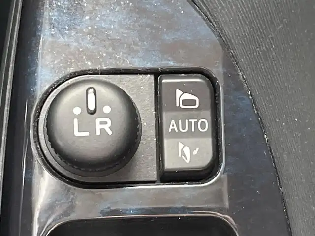 ダイハツ タント カスタム RS トップED SA Ⅲ 福岡県 2017(平29)年 6.8万km パールホワイトⅢ スマートアシストIII/衝突軽減/レーンアシスト/オートハイビーム/コーナーセンサー/純正ナビ（ＮＭＺＫ－Ｗ６７Ｄ）/フルセグTV/CD/DVD/BT/SD/AM/FM/バックカメラ/両側パワースライドドア/シートヒーター/ＬＥＤオートライト/純正アルミ/ステアリングリモコン/ＥＴＣ/アイドリングストップ/スマートキー/プッシュスタート