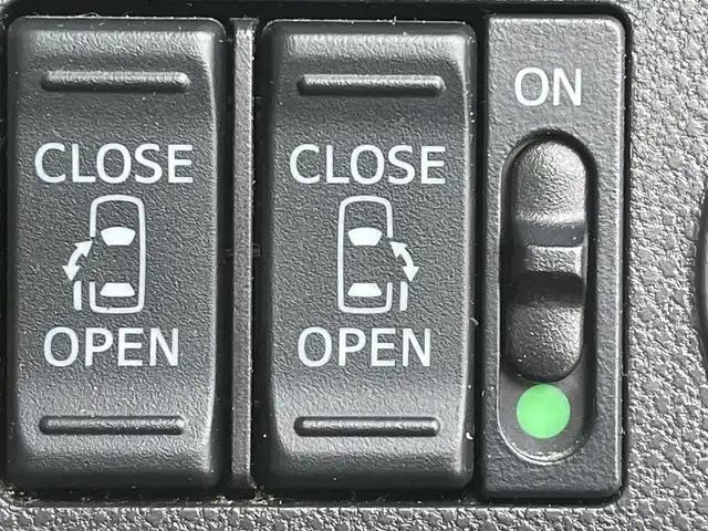 ダイハツ タント カスタム RS トップED SA Ⅲ 福岡県 2017(平29)年 6.8万km パールホワイトⅢ スマートアシストIII/衝突軽減/レーンアシスト/オートハイビーム/コーナーセンサー/純正ナビ（ＮＭＺＫ－Ｗ６７Ｄ）/フルセグTV/CD/DVD/BT/SD/AM/FM/バックカメラ/両側パワースライドドア/シートヒーター/ＬＥＤオートライト/純正アルミ/ステアリングリモコン/ＥＴＣ/アイドリングストップ/スマートキー/プッシュスタート