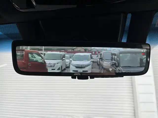 トヨタ ハリアー ハイブリッド Z 高知県 2023(令5)年 1.6万km プラチナホワイトパールマイカ 純正ナビ/　Bluetooth/フルセグ/　CD/DVD/AM/FM/バックカメラ/デジタルインナーミラー/ドライブレコーダー/運転席パワーシート/ビルトインETC2.0/クルーズコントロール/MTモード付AT/ワンオーナー/LEDヘッドライト/電動リアゲート/プッシュスタート/スマートキー/スペアキー/純正フロアマット/純正19インチアルミホイール/レザーシート/JBLスピーカー/本革巻きステアリング/オートマチックハイビーム/オートライト/衝突被害軽減システム/盗難防止装置