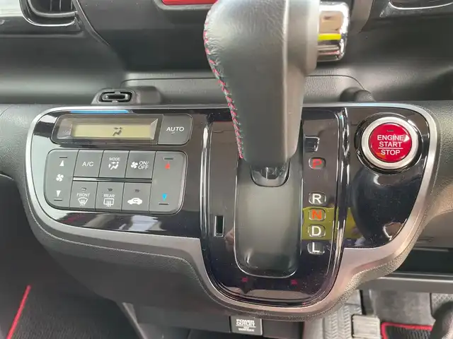 ホンダ Ｎ ＢＯＸ 2トーン カスタム G Lパッケージ 石川県 2015(平27)年 3.5万km ミラノレッド 純正ディスプレイオーディオ/バックカメラ/HIDヘッドライト/両側パワースライドドア/あんしんパッケージ/純正アルミホイール/スマートキー/プッシュスタート/電動ミラー/オートリトラミラー/オートライト