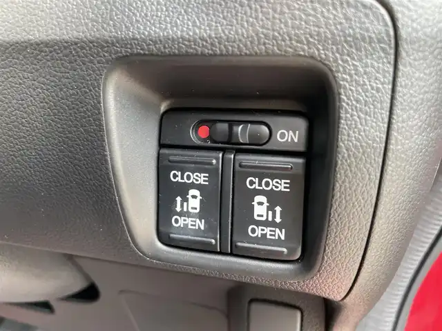 ホンダ Ｎ ＢＯＸ 2トーン カスタム G Lパッケージ 石川県 2015(平27)年 3.5万km ミラノレッド 純正ディスプレイオーディオ/バックカメラ/HIDヘッドライト/両側パワースライドドア/あんしんパッケージ/純正アルミホイール/スマートキー/プッシュスタート/電動ミラー/オートリトラミラー/オートライト