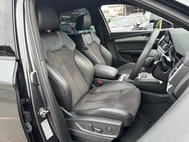 アウディ Ｑ５ 45TFSIクワトロ スポーツ 福岡県 2020(令2)年 1.7万km デイトナグレーパールエフェクト ワンオーナー/純正ナビ/（AM/FM/CD/DVD/SD×2/USB×2/SIMカード/AUX/Bluetooth/ワンセグTV）/クルーズコントロール/横滑り防止/アイドリングストップ/パーキングアシスト/ダウンヒルコントロール/パドルシフト/ハンズフリー/ETC2.0/ドライブレコーダー（前後、SDカード無し）/シートヒーター（運転席/助手席/後部座席）/純正アルミホイール/純正フロアマット/プッシュスタート/オートライト/フォグランプ/電格ミラー/スペアキー×１/保証書/取扱説明書