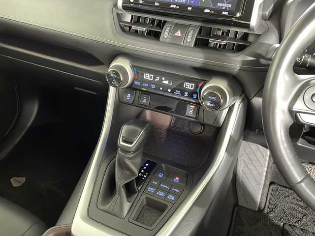 トヨタ ＲＡＶ４ G 福岡県 2020(令2)年 4.8万km ホワイトパールクリスタルシャイン ・純正ナビ/・CD/DVD/・Bluetooth/・フルセグTV/・ラジオ/・Bカメラ/・ビルトインETC/・純正前方ドラレコ/・社外フロアマット/・LEDヘッドライト/・シートヒーター/・ステアリングヒーター