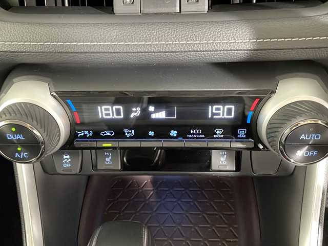 トヨタ ＲＡＶ４ G 福岡県 2020(令2)年 4.8万km ホワイトパールクリスタルシャイン ・純正ナビ/・CD/DVD/・Bluetooth/・フルセグTV/・ラジオ/・Bカメラ/・ビルトインETC/・純正前方ドラレコ/・社外フロアマット/・LEDヘッドライト/・シートヒーター/・ステアリングヒーター