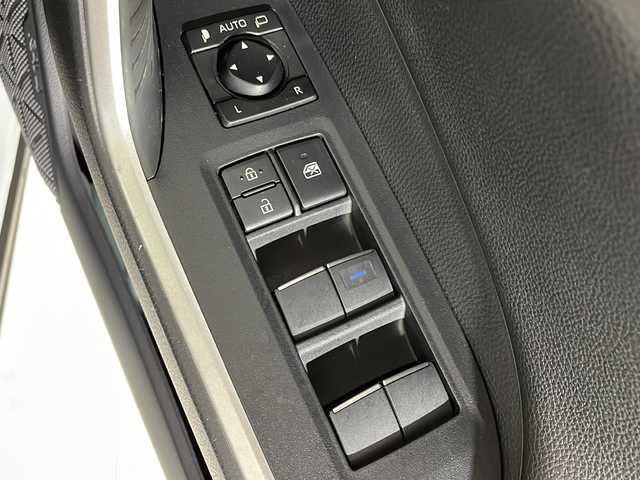 トヨタ ＲＡＶ４ G 福岡県 2020(令2)年 4.8万km ホワイトパールクリスタルシャイン ・純正ナビ/・CD/DVD/・Bluetooth/・フルセグTV/・ラジオ/・Bカメラ/・ビルトインETC/・純正前方ドラレコ/・社外フロアマット/・LEDヘッドライト/・シートヒーター/・ステアリングヒーター