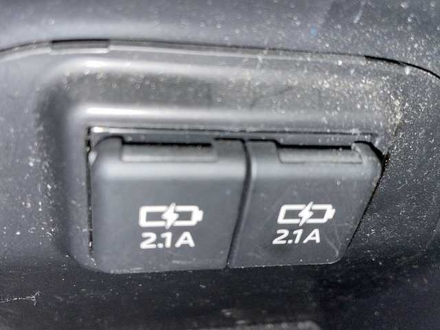 トヨタ ＲＡＶ４ G 福岡県 2020(令2)年 4.8万km ホワイトパールクリスタルシャイン ・純正ナビ/・CD/DVD/・Bluetooth/・フルセグTV/・ラジオ/・Bカメラ/・ビルトインETC/・純正前方ドラレコ/・社外フロアマット/・LEDヘッドライト/・シートヒーター/・ステアリングヒーター
