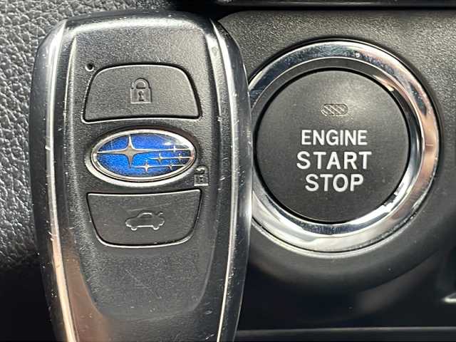 スバル ＷＲＸ ＳＴＩ STI 三重県 2016(平28)年 5.1万km クリスタルホワイトP 社外フローティングディスプレイオーディオ/6速MT/STi専用18インチAW/D席RECAROシート/レッドステッチ革巻きステアリング/LEDアクセサリーライナー/合皮スエードコンビシート/電動格納ミラー/禁煙車