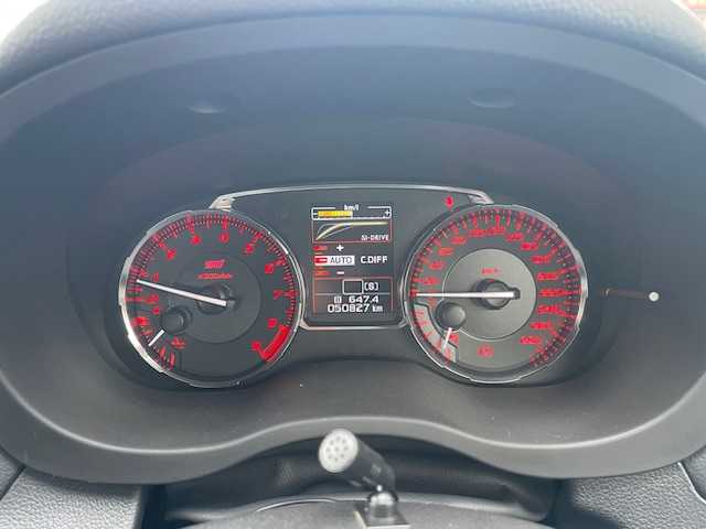 スバル ＷＲＸ ＳＴＩ STI 三重県 2016(平28)年 5.1万km クリスタルホワイトP 社外フローティングディスプレイオーディオ/6速MT/STi専用18インチAW/D席RECAROシート/レッドステッチ革巻きステアリング/LEDアクセサリーライナー/合皮スエードコンビシート/電動格納ミラー