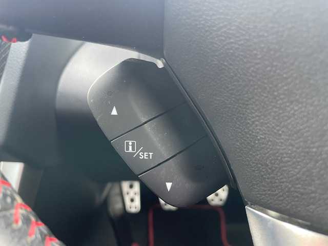 スバル ＷＲＸ ＳＴＩ STI 三重県 2016(平28)年 5.1万km クリスタルホワイトP 社外フローティングディスプレイオーディオ/6速MT/STi専用18インチAW/D席RECAROシート/レッドステッチ革巻きステアリング/LEDアクセサリーライナー/合皮スエードコンビシート/電動格納ミラー