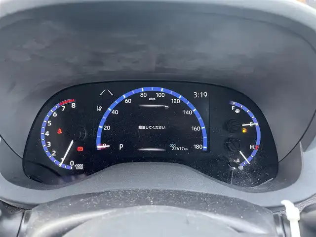 トヨタ ヤリスクロス Z 香川県 2022(令4)年 2.3万km プラチナホワイトパールマイカ 登録時走行距離：22617km/純正9型ディスプレイオーディオ/　BT接続 フルセグTV/バックカメラ/プリクラッシュセーフティシステム/レーンキープアシスト/レーダークルーズコントロール/クリアランスソナー/オートハイビーム/LEDヘッドライト/オートライト/オートホールド機能付き電子パーキングブレーキ/ビルトインETC/ドライブレコーダー/レーダー探知機/ハーフレザーシート/シートヒーター/革巻きステアリング/ステアリングヒーター/プッシュスタート/スマートキー/スペアキー