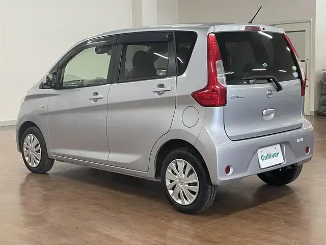 日産 デイズ S 道央・札幌 2017(平29)年 1.9万km クールシルバー ワンオーナー/4WD/衝突軽減ブレーキ/横滑り防止/アイドリングストップ/ヘッドライトレベライザー/シートヒーター/前後ドラレコ/社外HDDナビ/CD/MS/AUX/AM/FM/純正フロアマット/純正ドアバイザー/スペアキー/保証書/取扱説明書/スタッドレスセット積込み/　（155/65/14 2017年製5mm）