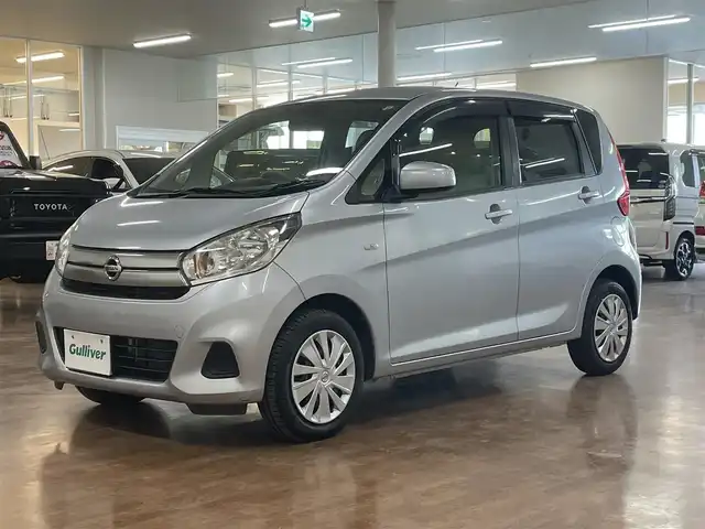 日産 デイズ S 道央・札幌 2017(平29)年 1.9万km クールシルバー ワンオーナー/4WD/衝突軽減ブレーキ/横滑り防止/アイドリングストップ/ヘッドライトレベライザー/シートヒーター/前後ドラレコ/社外HDDナビ/CD/MS/AUX/AM/FM/純正フロアマット/純正ドアバイザー/スペアキー/保証書/取扱説明書/スタッドレスセット積込み/　（155/65/14 2017年製5mm）