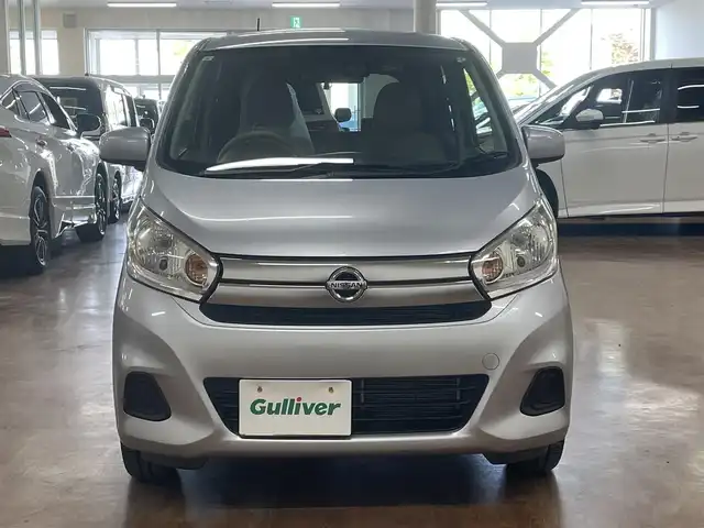 日産 デイズ S 道央・札幌 2017(平29)年 1.9万km クールシルバー ワンオーナー/4WD/衝突軽減ブレーキ/横滑り防止/アイドリングストップ/ヘッドライトレベライザー/シートヒーター/前後ドラレコ/社外HDDナビ/CD/MS/AUX/AM/FM/純正フロアマット/純正ドアバイザー/スペアキー/保証書/取扱説明書/スタッドレスセット積込み/　（155/65/14 2017年製5mm）