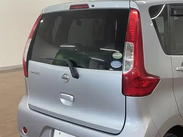 日産 デイズ S 道央・札幌 2017(平29)年 1.9万km クールシルバー ワンオーナー/4WD/衝突軽減ブレーキ/横滑り防止/アイドリングストップ/ヘッドライトレベライザー/シートヒーター/前後ドラレコ/社外HDDナビ/CD/MS/AUX/AM/FM/純正フロアマット/純正ドアバイザー/スペアキー/保証書/取扱説明書/スタッドレスセット積込み/　（155/65/14 2017年製5mm）
