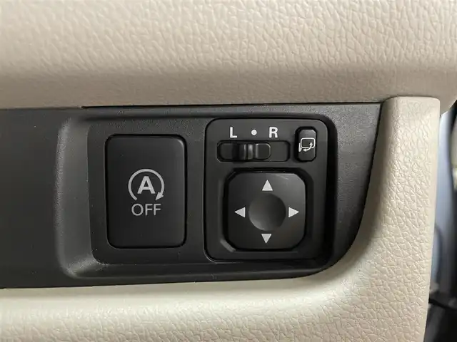 日産 デイズ S 道央・札幌 2017(平29)年 1.9万km クールシルバー ワンオーナー/4WD/衝突軽減ブレーキ/横滑り防止/アイドリングストップ/ヘッドライトレベライザー/シートヒーター/前後ドラレコ/社外HDDナビ/CD/MS/AUX/AM/FM/純正フロアマット/純正ドアバイザー/スペアキー/保証書/取扱説明書/スタッドレスセット積込み/　（155/65/14 2017年製5mm）