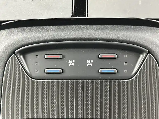 トヨタ ハリアー ハイブリッド Z レザーパッケージ 愛知県 2024(令6)年 2.3万km プラチナホワイトパールマイカ 禁煙車/純正12.3インチナビ/（AM/FM/USB/フルセグTV/Bluetooth）/全方位カメラ/JBLサウンド/モデリスタフルエアロ/調光パノラマルーフ/トヨタセーフティセンス/・プリクラッシュセーフティ/・レーダークルーズコントロール/・レーンディパーチャーアラート/・レーントレーシングアシスト/・オートマチックハイビーム/・ロードサインアシスト/・前後パーキングサポートブレーキ/・ブラインドスポットモニター/ヘッドアップディスプレイ/ETC2.0/デジタルインナーミラー/レザーシート/シートヒーター/シートベンチレーション/パワーシート/メモリシート/ステアリングヒーター/パワーバックドア/純正19インチアルミホイール/スマートキー/スペアキー有/プッシュスタート/LEDヘッドライト/フロントフォグランプ/オートライト/純正フロアマット/横滑り防止装置/電子パーキングブレーキ/オートホールド