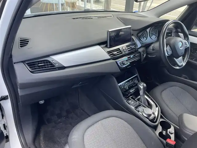 ＢＭＷ ２１８ｄ アクティブツアラー 埼玉県 2017(平29)年 5万km 白 純正HDDナビ/(Biuetooth/USB/CD/DVD/AUX)/バックカメラ/インテリジェントセーフティー/シートヒーター/コンフォートアクセス/社外17インチアルミホイール/電動リアゲート/レーンキープ/コーナーセンサー/パークアシスト/ミラーETC/LEDヘッドライト