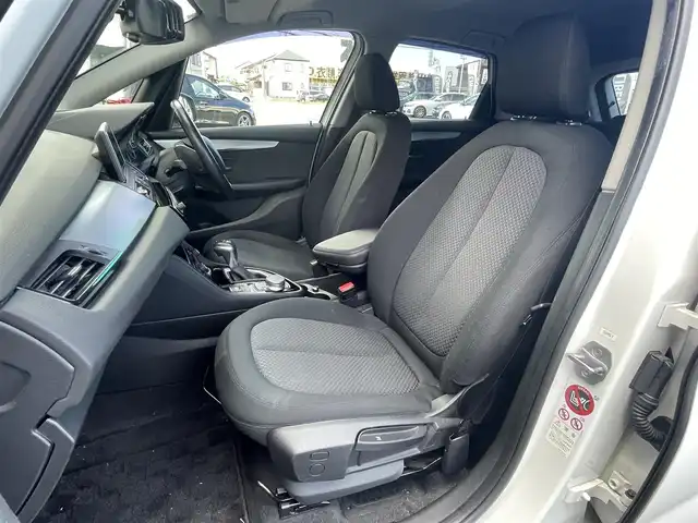 ＢＭＷ ２１８ｄ アクティブツアラー 埼玉県 2017(平29)年 5万km 白 純正HDDナビ/(Biuetooth/USB/CD/DVD/AUX)/バックカメラ/インテリジェントセーフティー/シートヒーター/コンフォートアクセス/社外17インチアルミホイール/電動リアゲート/レーンキープ/コーナーセンサー/パークアシスト/ミラーETC/LEDヘッドライト