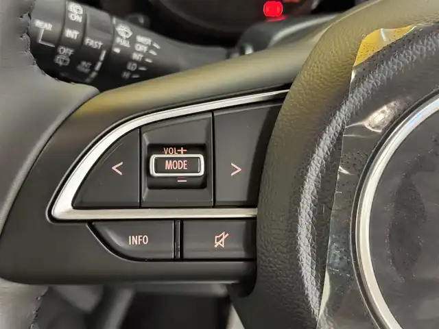 スズキ ジムニー ノマド FC 群馬県 2025(令7)年 0.1千km ベージュ 安全装備/・衝突軽減ブレーキ/・クルーズコントロール/・リアコーナーセンサー/・オートライト/・オートハイビーム/・LEDヘッドライト/・フォグランプ/・前席シートヒーター/・ダウンヒルアシスト/・4WD/・純正フロアマット/・純正ドアバイザー/・プッシュスタート/・スマートキー