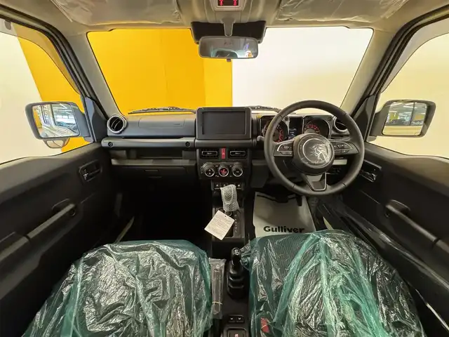 スズキ ジムニー ノマド FC 群馬県 2025(令7)年 0.1千km ベージュ 安全装備/・衝突軽減ブレーキ/・クルーズコントロール/・リアコーナーセンサー/・オートライト/・オートハイビーム/・LEDヘッドライト/・フォグランプ/・前席シートヒーター/・ダウンヒルアシスト/・4WD/・純正フロアマット/・純正ドアバイザー/・プッシュスタート/・スマートキー