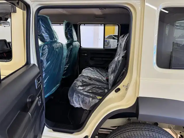 スズキ ジムニー ノマド FC 群馬県 2025(令7)年 0.1千km ベージュ 安全装備/・衝突軽減ブレーキ/・クルーズコントロール/・リアコーナーセンサー/・オートライト/・オートハイビーム/・LEDヘッドライト/・フォグランプ/・前席シートヒーター/・ダウンヒルアシスト/・4WD/・純正フロアマット/・純正ドアバイザー/・プッシュスタート/・スマートキー