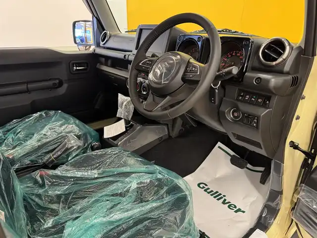 スズキ ジムニー ノマド FC 群馬県 2025(令7)年 0.1千km ベージュ 安全装備/・衝突軽減ブレーキ/・クルーズコントロール/・リアコーナーセンサー/・オートライト/・オートハイビーム/・LEDヘッドライト/・フォグランプ/・前席シートヒーター/・ダウンヒルアシスト/・4WD/・純正フロアマット/・純正ドアバイザー/・プッシュスタート/・スマートキー