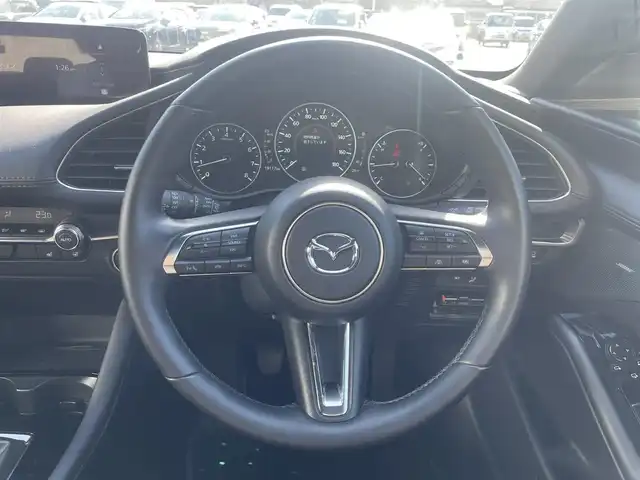 マツダ マツダ３ファストバック 20S ツーリング 熊本県 2024(令6)年 2万km ディープクリスタルブルーマイカ 純正ナビ/・AM/FM/USB/BT/HDMI/・アンドロイドオート/アップルカープレイ/・フルセグTV/全方位カメラ/レーダークルーズコントロール/ブラインドスポットモニター/ヘッドアップディスプレイ/スマートブレーキサポート/ハイビームコントロールシステム/レーンキープアシスト/前後ドライブレコーダー/D席メモリ付きパワーシート/前席シートヒーター/革巻きステアリング/ステアリングスイッチ/ステアリングヒーター/電動パーキングブレーキ/オートホールドブレーキ/アイドリングストップ/ETC/純正フロアマット/純正アルミホイール