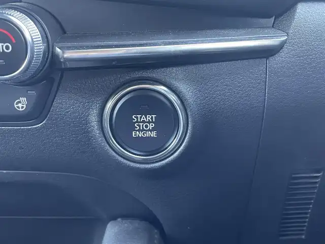 マツダ マツダ３ファストバック 20S ツーリング 熊本県 2024(令6)年 2万km ディープクリスタルブルーマイカ 純正ナビ/・AM/FM/USB/BT/HDMI/・アンドロイドオート/アップルカープレイ/・フルセグTV/全方位カメラ/レーダークルーズコントロール/ブラインドスポットモニター/ヘッドアップディスプレイ/スマートブレーキサポート/ハイビームコントロールシステム/レーンキープアシスト/前後ドライブレコーダー/D席メモリ付きパワーシート/前席シートヒーター/革巻きステアリング/ステアリングスイッチ/ステアリングヒーター/電動パーキングブレーキ/オートホールドブレーキ/アイドリングストップ/ETC/純正フロアマット/純正アルミホイール