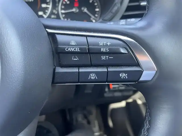 マツダ マツダ３ファストバック 20S ツーリング 熊本県 2024(令6)年 2万km ディープクリスタルブルーマイカ 純正ナビ/・AM/FM/USB/BT/HDMI/・アンドロイドオート/アップルカープレイ/・フルセグTV/全方位カメラ/レーダークルーズコントロール/ブラインドスポットモニター/ヘッドアップディスプレイ/スマートブレーキサポート/ハイビームコントロールシステム/レーンキープアシスト/前後ドライブレコーダー/D席メモリ付きパワーシート/前席シートヒーター/革巻きステアリング/ステアリングスイッチ/ステアリングヒーター/電動パーキングブレーキ/オートホールドブレーキ/アイドリングストップ/ETC/純正フロアマット/純正アルミホイール