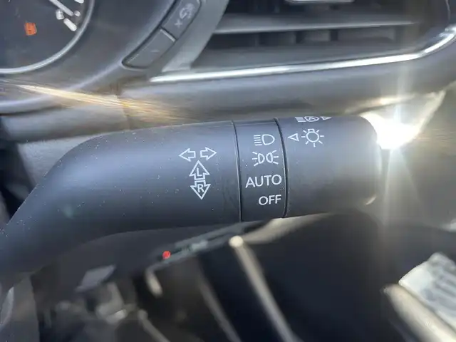 マツダ マツダ３ファストバック 20S ツーリング 熊本県 2024(令6)年 2万km ディープクリスタルブルーマイカ 純正ナビ/・AM/FM/USB/BT/HDMI/・アンドロイドオート/アップルカープレイ/・フルセグTV/全方位カメラ/レーダークルーズコントロール/ブラインドスポットモニター/ヘッドアップディスプレイ/スマートブレーキサポート/ハイビームコントロールシステム/レーンキープアシスト/前後ドライブレコーダー/D席メモリ付きパワーシート/前席シートヒーター/革巻きステアリング/ステアリングスイッチ/ステアリングヒーター/電動パーキングブレーキ/オートホールドブレーキ/アイドリングストップ/ETC/純正フロアマット/純正アルミホイール