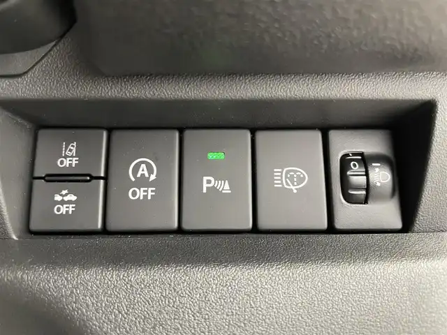 スズキ ジムニー ノマド FC 富山県 2025(令7)年 0.1千km アークティックホワイトパール デュアルカメラブレーキサポート/レーンキープアシスト/LEDヘッドライト/オートライト/前後コーナーセンサー/純正15インチアルミ/純正ドアバイザー/純正フロアマット/シートヒーター/スマートキー/プッシュスタート/４WD/レーダークルーズコントロール