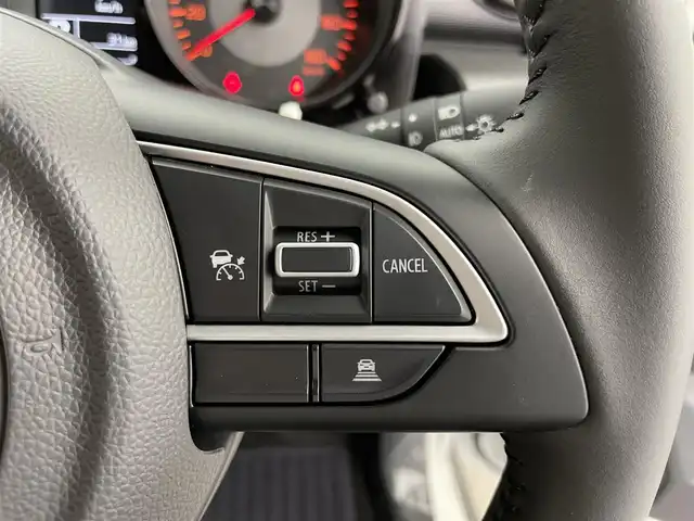 スズキ ジムニー ノマド FC 富山県 2025(令7)年 0.1千km アークティックホワイトパール デュアルカメラブレーキサポート/レーンキープアシスト/LEDヘッドライト/オートライト/前後コーナーセンサー/純正15インチアルミ/純正ドアバイザー/純正フロアマット/シートヒーター/スマートキー/プッシュスタート/４WD/レーダークルーズコントロール