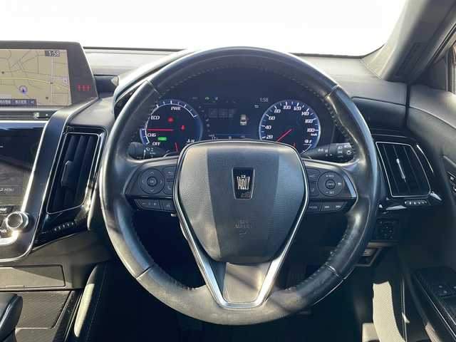 トヨタ クラウン ハイブリッド RS アドバンス 三重県 2018(平30)年 4.7万km ホワイトパールクリスタルシャイン 禁煙/純正ナビ/バックカメラ/前方ドラレコ/ETC2.0/デジタルインナーミラー/BSM/HUD/ステアヒーター/シートヒーター/パワーシート/メモリーシート/ハーフレザーシート/レーダークルーズコントロール/プリクラッシュ/革巻きステア/ステアスイッチ/LEDオートライト/オートハイビーム/電動格納ミラー