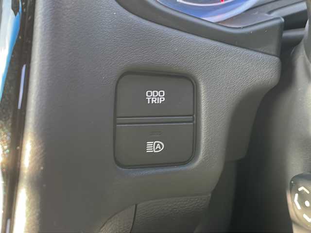 トヨタ クラウン ハイブリッド RS アドバンス 三重県 2018(平30)年 4.7万km ホワイトパールクリスタルシャイン 禁煙/純正ナビ/バックカメラ/前方ドラレコ/ETC2.0/デジタルインナーミラー/BSM/HUD/ステアヒーター/シートヒーター/パワーシート/メモリーシート/ハーフレザーシート/レーダークルーズコントロール/プリクラッシュ/革巻きステア/ステアスイッチ/LEDオートライト/オートハイビーム/電動格納ミラー