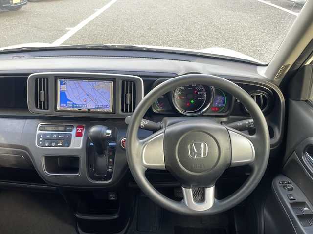 ホンダ Ｎ ＯＮＥ G 島根県 2012(平24)年 7.5万km プレミアムホワイトパール 社外7インチHDDナビゲーション(AVN669HD)/BT CD DVD/バックカメラ/ECON/純正フロアマット/ドアバイザー/電動格納ミラー/ハロゲンライト