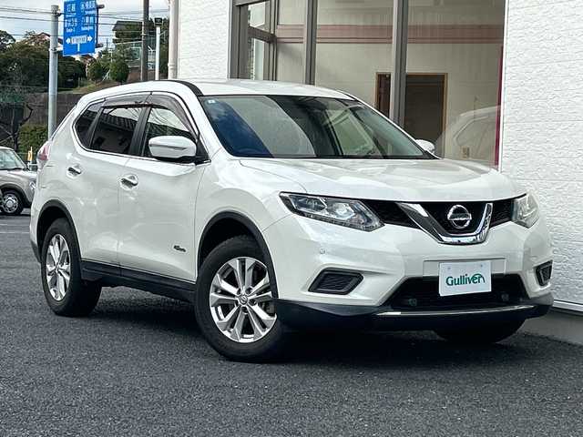 日産 エクストレイル ハイブリッド 20X エマージェンシーブレーキ 神奈川県 2015(平27)年 6.8万km ブリリアントホワイトパール ワンオーナー/社外SDナビ/　Bluetooth/CD/DVD/USB/フルセグTV/バックカメラ/4WD/ダウンヒルアシストコントロール/エマージェンシーブレーキ/車線逸脱警報/横滑り防止装置/純正17インチAW/純正フロアマット/LEDヘッドライト/オートライト/運転席・助手席シートヒーター/取扱説明書/保証書/スペアキー