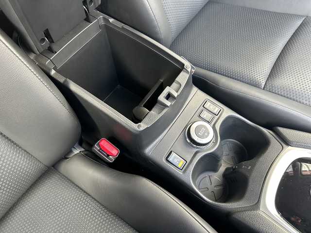 日産 エクストレイル ハイブリッド 20X エマージェンシーブレーキ 神奈川県 2015(平27)年 6.8万km ブリリアントホワイトパール ワンオーナー/社外SDナビ/　Bluetooth/CD/DVD/USB/フルセグTV/バックカメラ/4WD/ダウンヒルアシストコントロール/エマージェンシーブレーキ/車線逸脱警報/横滑り防止装置/純正17インチAW/純正フロアマット/LEDヘッドライト/オートライト/運転席・助手席シートヒーター/取扱説明書/保証書/スペアキー