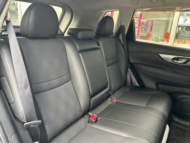 日産 エクストレイル ハイブリッド 20X エマージェンシーブレーキ 神奈川県 2015(平27)年 6.8万km ブリリアントホワイトパール ワンオーナー/社外SDナビ/　Bluetooth/CD/DVD/USB/フルセグTV/バックカメラ/4WD/ダウンヒルアシストコントロール/エマージェンシーブレーキ/車線逸脱警報/横滑り防止装置/純正17インチAW/純正フロアマット/LEDヘッドライト/オートライト/運転席・助手席シートヒーター/取扱説明書/保証書/スペアキー