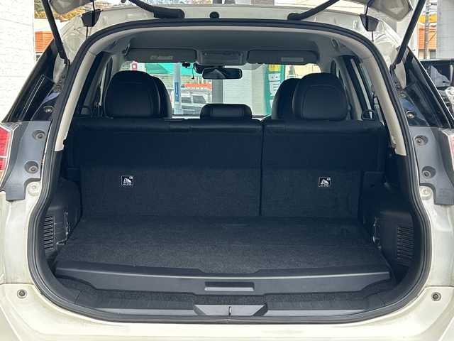 日産 エクストレイル ハイブリッド 20X エマージェンシーブレーキ 神奈川県 2015(平27)年 6.8万km ブリリアントホワイトパール ワンオーナー/社外SDナビ/　Bluetooth/CD/DVD/USB/フルセグTV/バックカメラ/4WD/ダウンヒルアシストコントロール/エマージェンシーブレーキ/車線逸脱警報/横滑り防止装置/純正17インチAW/純正フロアマット/LEDヘッドライト/オートライト/運転席・助手席シートヒーター/取扱説明書/保証書/スペアキー