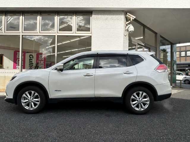 日産 エクストレイル ハイブリッド 20X エマージェンシーブレーキ 神奈川県 2015(平27)年 6.8万km ブリリアントホワイトパール ワンオーナー/社外SDナビ/　Bluetooth/CD/DVD/USB/フルセグTV/バックカメラ/4WD/ダウンヒルアシストコントロール/エマージェンシーブレーキ/車線逸脱警報/横滑り防止装置/純正17インチAW/純正フロアマット/LEDヘッドライト/オートライト/運転席・助手席シートヒーター/取扱説明書/保証書/スペアキー