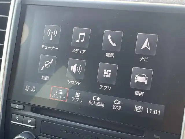 ポルシェ カイエン プラチナエディション 東京都 2018(平30)年 5.9万km 黒 純正ナビゲーション/・Bluetooth /・AM/FM/・CD/・DVD/バックカメラ/・サイドカメラ/クレストエンボス加工ヘッドレスト/純正２１インチカレラ911オプションホイール/ETC/アルカンターラハーフレザーシート/・D/N席パワーシート /・D/N席シートヒーター /パワーバックドア/クルーズコントロール/デフロック/LEDヘッドライト/・オートライト/社外スピードクロノ風装飾/ウィンカーミラー