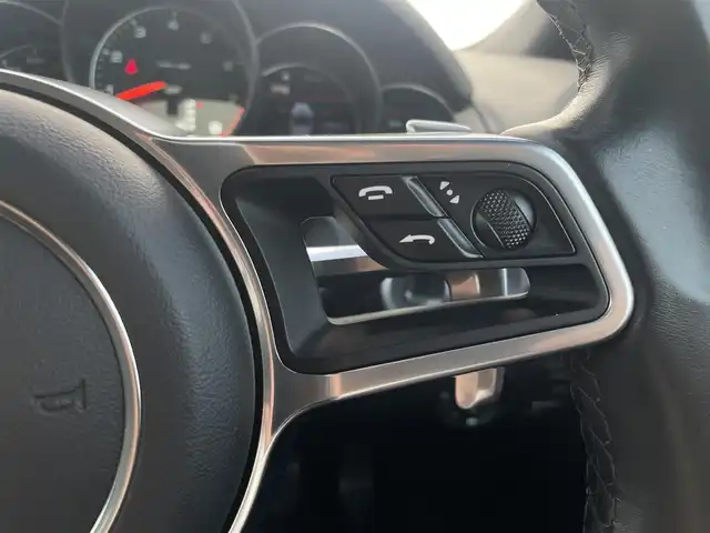 ポルシェ カイエン プラチナエディション 東京都 2018(平30)年 5.9万km 黒 純正ナビゲーション/・Bluetooth /・AM/FM/・CD/・DVD/バックカメラ/・サイドカメラ/クレストエンボス加工ヘッドレスト/純正２１インチカレラ911オプションホイール/ETC/アルカンターラハーフレザーシート/・D/N席パワーシート /・D/N席シートヒーター /パワーバックドア/クルーズコントロール/デフロック/LEDヘッドライト/・オートライト/社外スピードクロノ風装飾/ウィンカーミラー