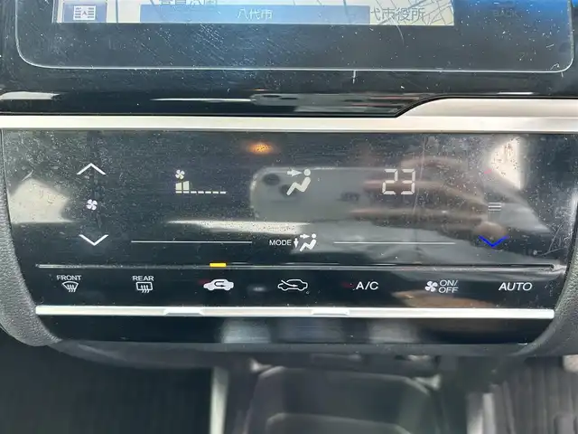 ホンダ フィット ハイブリット Fパッケージ 熊本県 2014(平26)年 12.5万km クリスタルブラックパール 純正ナビ/・AM/FM/CD/DVD/USB/HDMI/iPod/BT/・フルセグTV/ビルトインETC /バックカメラ/車両接近通報装置/横滑り防止装置/電動格納ミラー/・ウィンカーミラー/ハロゲンライト/・ヘッドライトレベライザー/ステアリングリモコン/ドアバイザー/スポーツモード/純正フロアマット/スマートキー/・スペアキー