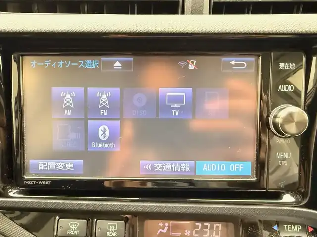 トヨタ アクア G G’s 兵庫県 2017(平29)年 5.5万km ライムホワイトパールクリスタルシャイン 純正ＳＤナビ　/バックカメラ　/ビルトインＥＴＣ　/ミラー型前後ドライブレコーダー　/純正フロアマット　/社外１６アルミホイール　/スペアキー　/ハーフレザー　/オートハイビーム　/ＬＥＤヘッドライト　/ＬＥＤフォグ/LDA/PCS