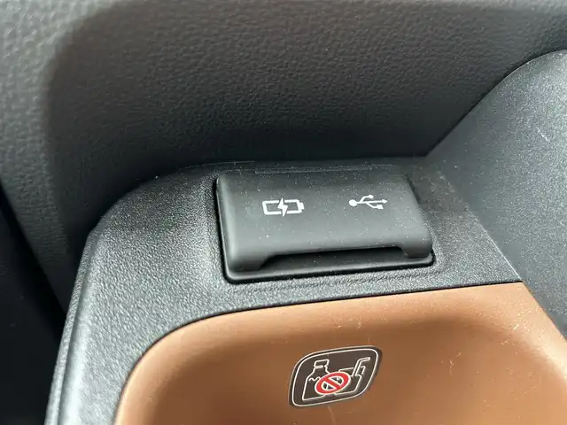 トヨタ シエンタ Z 新潟県 2022(令4)年 1.9万km アーバンカーキ ワンオーナー/クルーズコントロール/バックカメラ/アラウンドビューモニター/ドアバイザー/メモリナビ/フルセグテレビ/ウィンカーミラー/プッシュスタート/両側パワースライドドア/ETC2.0/アイドリングストップ/純正ホイール/純正フロアマット/スタッドレスタイヤ車載/純正ホイールカバー車載/シートヒーター/ハンドルヒーター